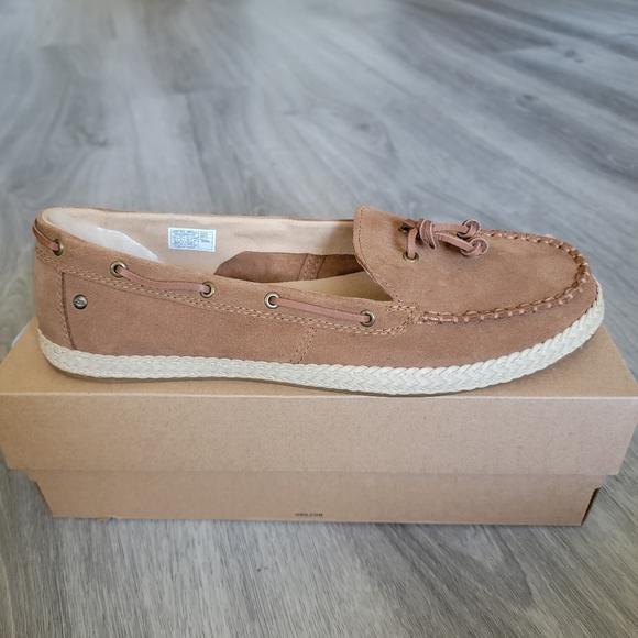 UGG Channtal Loafer - Picture 2 of 9